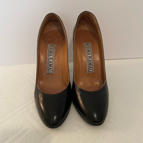 Vintage Norma Kamali Black Leather Pumps, Size 6 - Picture 2 of 8